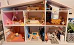 Houten poppenhuis, Ophalen of Verzenden, Zo goed als nieuw