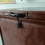 grote stoere vintage kist bijzettafel oude verf industrieel, Ophalen, Gebruikt, 50 tot 100 cm, 50 tot 75 cm