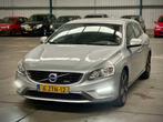 Volvo V60 1.6 T3 R Design Automaat; 8-ZTN-12, Auto's, Volvo, 4 cilinders, 150 pk, Overige brandstoffen, 1600 kg