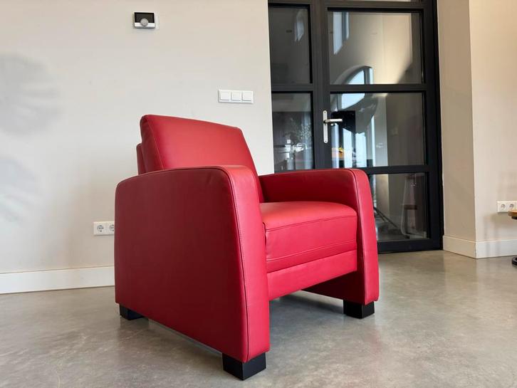 Rode leren fauteuil in uitstekende staat, Huis en Inrichting, Fauteuils, Zo goed als nieuw, Leer, 75 tot 100 cm, 100 tot 125 cm