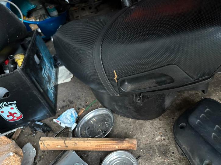 type 3 frame/onderdelen, Fietsen en Brommers, Scooters | Piaggio, Zo goed als nieuw, Zip, Benzine, Ophalen