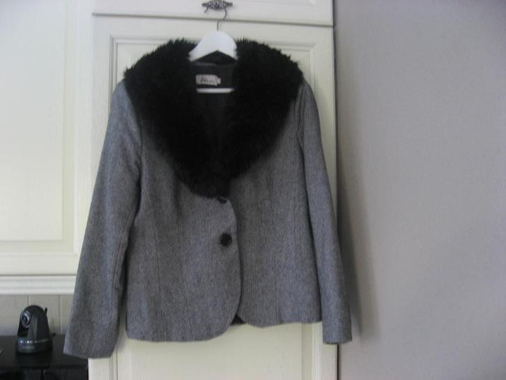 nieuw zwart/wit tweed jasje met zwarte nepbont kraag, mt 42, Kleding | Dames, Jasjes, Kostuums en Pakken, Nieuw, Jasje, Maat 42/44 (L)