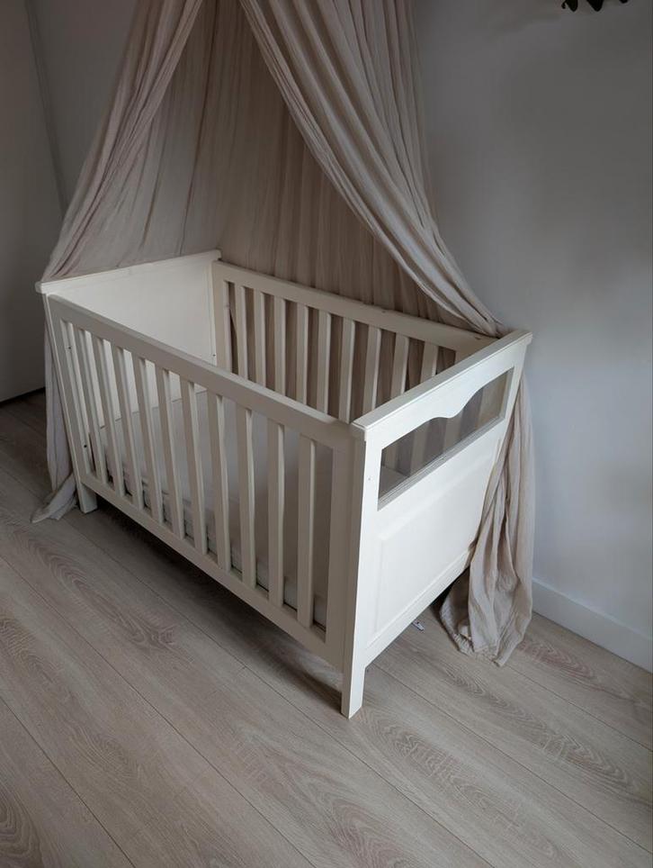 Mooi babybedje te koop!, Kinderen en Baby's, Babywiegjes en Ledikanten, Gebruikt, Ledikant, Ophalen
