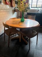 Vintage eettafel met 4 stoelen, design Niels otto möller, Ophalen of Verzenden, Zo goed als nieuw, Vijf personen of meer, Rond