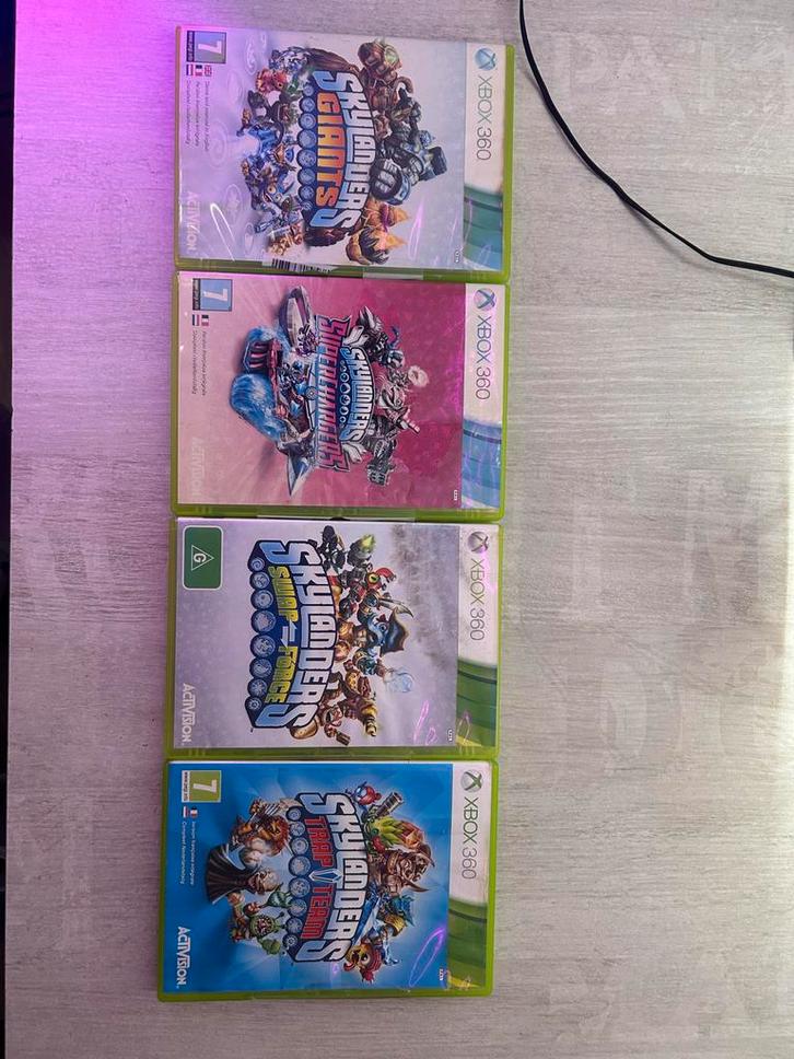 Skylanders Xbox 360 Spellen + Poppetjes, Spelcomputers en Games, Games | Overige, Gebruikt, Avontuur en Actie, 2 spelers, Vanaf 7 jaar