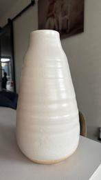 Chique vaas van Pronto wonen, Ophalen, Wit, Aardewerk of Porselein, Zo goed als nieuw