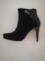 Tamaris suède laarsjes zwart, Tamaris, Zwart, Ophalen of Verzenden, Zo goed als nieuw