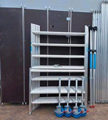 Te koop nieuwe rolsteiger Werkhoogte 8.20 mtr, Doe-het-zelf en Verbouw, Steigers, Gebruikt, Rolsteiger of Kamersteiger, 5 meter of hoger