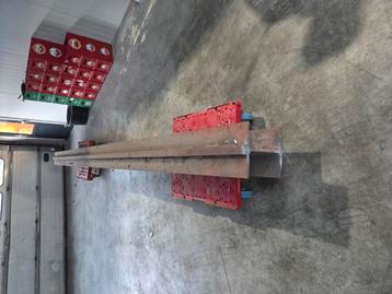 H balk ijzerenbalk H i E hie beschikbaar voor biedingen