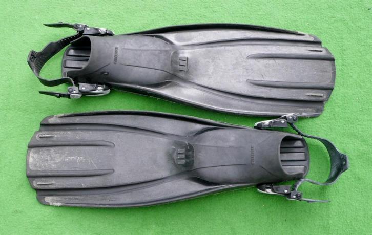 Duikvinnen(Zwemvliezen) Mares Avantiquattro Maat 44-48 XL, Watersport en Boten, Duiken, Gebruikt, Zwem- of Duikvliezen, Ophalen of Verzenden