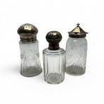 Twee strooibussen en één parfumflacon, met zilveren monturen, Ophalen of Verzenden