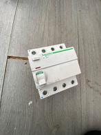 Aardlekautomaat Schneider Electric 63A, Ophalen of Verzenden, Zo goed als nieuw