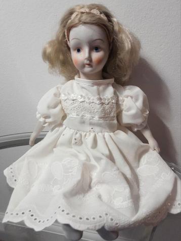Oud popje Brocante 40 cm beschikbaar voor biedingen
