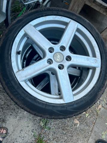 17 inch al season banden + lichtmetalen velgen beschikbaar voor biedingen