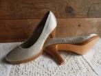 Vintage pumps IDEAL kleur zilver hoge hak mt. 37, Nieuw, IDEAL, Ophalen of Verzenden, Pumps