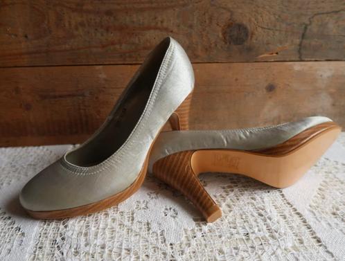 Vintage pumps IDEAL kleur zilver hoge hak mt. 37, Kleding | Dames, Schoenen, Nieuw, Pumps, Overige kleuren, Ophalen of Verzenden