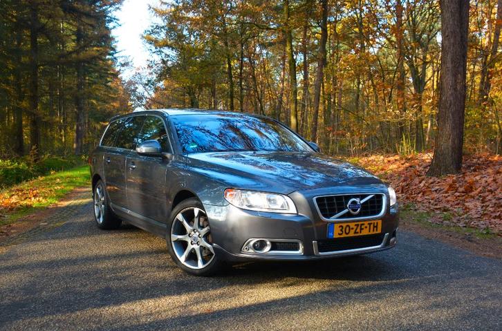 Volvo V70 2.5 T AUT 2008 Grijs NL Auto, Auto's, Volvo, Particulier, V70, ABS, Adaptieve lichten, Airconditioning, Alarm, Bluetooth