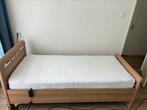 Bed met electrisch verstelbare lattenbodem 90x200, Ophalen, 90 cm, Eenpersoons, Zo goed als nieuw
