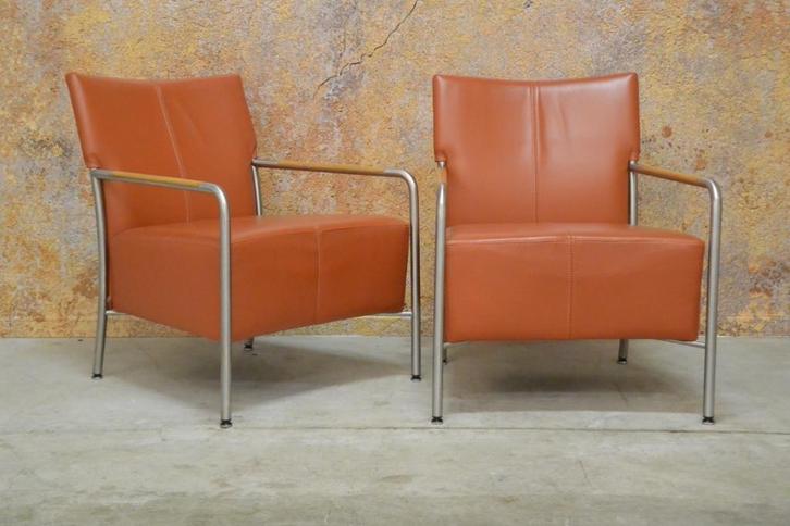 2 terrakleurige leren Bert Plantagie Class design fauteuils, Huis en Inrichting, Fauteuils, Zo goed als nieuw, Leer, Metaal, 50 tot 75 cm