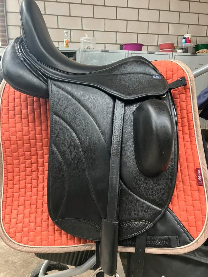 Dressuurzadel Connect diable  SB HDR 17”, Dieren en Toebehoren, Paarden en Pony's | Zadels, Zo goed als nieuw, Dressuur, Ophalen of Verzenden