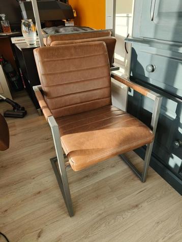 Bruine Eetkamerstoelen Met Armleuning 6x beschikbaar voor biedingen