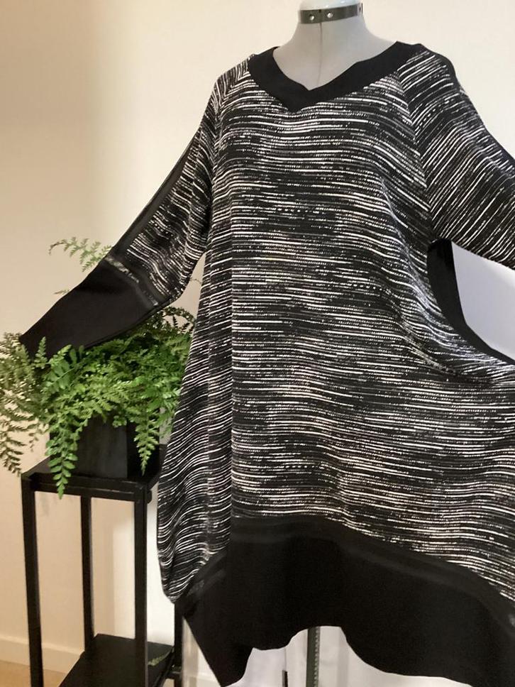 MAT jurk, chique model, maat 46/48,, Kleding | Dames, Grote Maten, Zo goed als nieuw, Jurk, Zwart, Ophalen of Verzenden