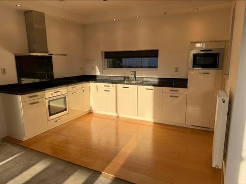 Nette Hoekkeuken + Graniet + Apparatuur + GEDEMONTEERD, Huis en Inrichting, Keuken | Complete keukens, Zo goed als nieuw, Hoekkeuken