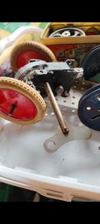 Oude vintage Meccano, doos met twee motoren en onderdelen, Antiek en Kunst, Antiek | Speelgoed, Ophalen of Verzenden