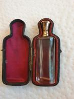 Parfum fles met gouden dop, Ophalen of Verzenden