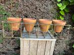 Roestig plantenrekje met 4 stenen potjes., Tuin en Terras, Bloembakken en Plantenbakken, Ophalen, Gebruikt, Minder dan 30 cm, Tuin
