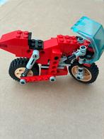 LEGO 2 motoren, Hobby en Vrije tijd, Modelbouw | Auto's en Voertuigen, Overige merken, Ophalen of Verzenden, Zo goed als nieuw