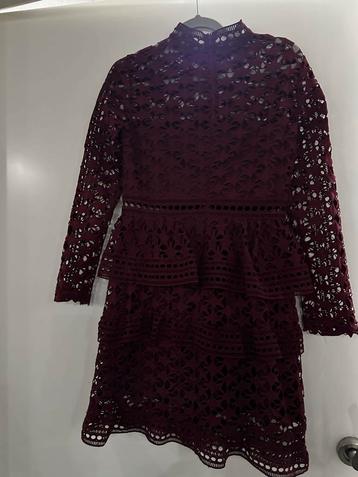 Bordeaux Rode Kanten Jurk beschikbaar voor biedingen