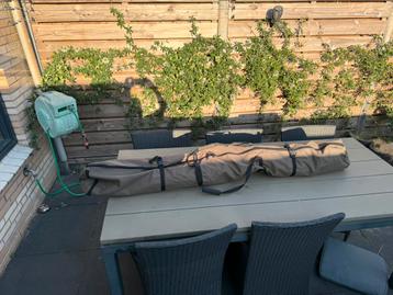 Fox R series Brolly beschikbaar voor biedingen