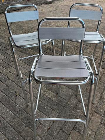 Aluminium barkrukken beschikbaar voor biedingen
