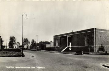 Dussen, Wilhelminastraat met Dorpshuis - 1968 gelopen beschikbaar voor biedingen
