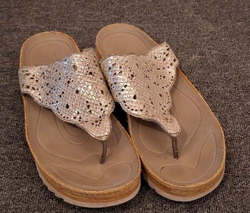 Goudkleurige Gabor sandalen mt 8 (42), Kleding | Dames, Schoenen, Zo goed als nieuw, Sandalen of Muiltjes, Overige kleuren, Ophalen of Verzenden