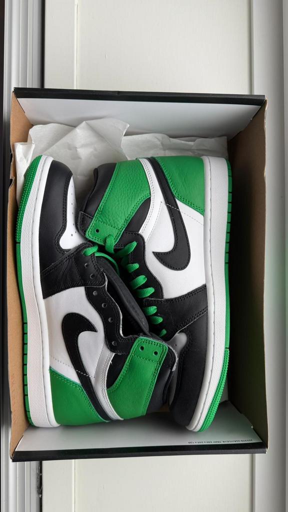 Jordan 1 High Lucky Green, 42/43, Kleding | Heren, Schoenen, Nieuw, Sneakers of Gympen, Overige kleuren, Verzenden