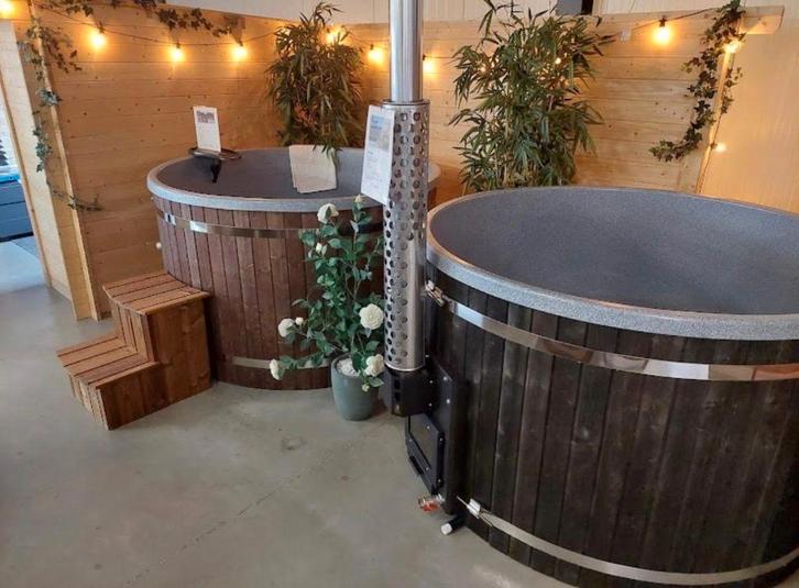 Hottub ( nieuw ) met 45 kW Kachel & Deksel – €1000 Korting!, Tuin en Terras, Bubbelbaden en Hottubs, Nieuw, Vast, Ophalen of Verzenden