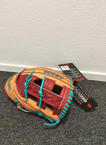 Nieuwe 11,5" Wilson A2000 handschoen beschikbaar voor biedingen