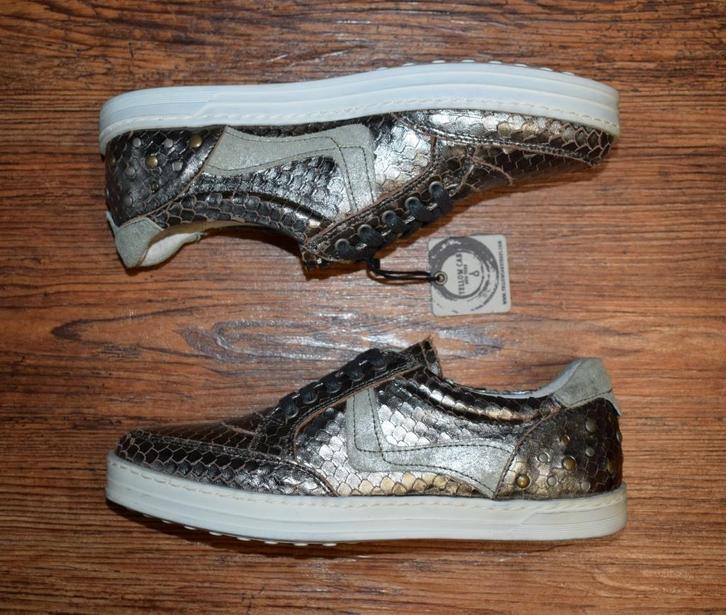 YELLOW CAB - leren Espa sneakers zilver - maat 37, Kleding | Dames, Schoenen, Nieuw, Sneakers of Gympen, Overige kleuren, Ophalen of Verzenden