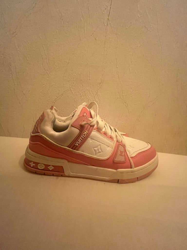 Louis Vuitton Sneakers Maat 38 - Snel Ophalen!, Kleding | Dames, Schoenen, Ophalen of Verzenden, Zo goed als nieuw, Roze, Sneakers of Gympen