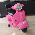 Vespa scooter elektrisch roze, Kinderen en Baby's, Speelgoed | Buiten | Accuvoertuigen, Ophalen, Zo goed als nieuw