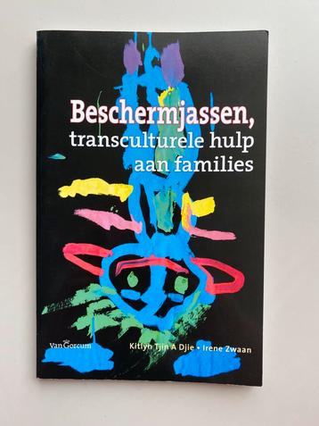K. Tjin A Djie - Beschermjassen beschikbaar voor biedingen