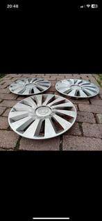 1 of 2 Skoda wieldoppen 16 inch, Auto diversen, Wieldoppen, Ophalen, Gebruikt