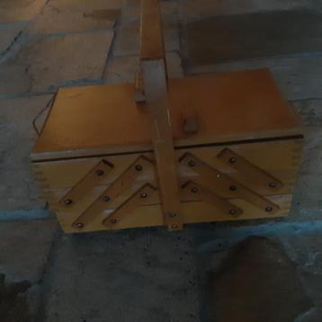 naaiboxje hout gevuld voor beginners beschikbaar voor biedingen