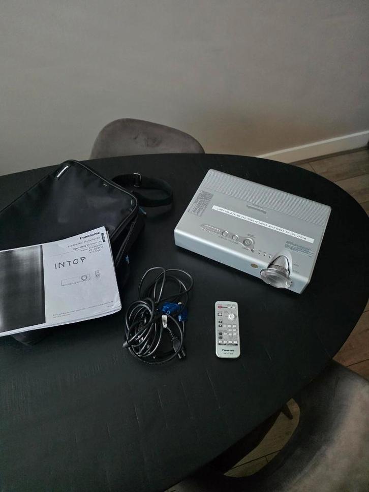 Panasonic LCD Projector LB60 Wireless compleet, Audio, Tv en Foto, Beamers, Ophalen
