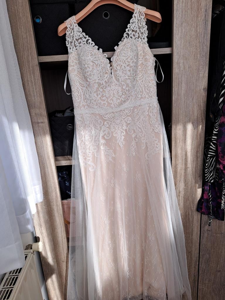 Prachtige trouwjurk - Beige met witte details, Trouwjurk, Ophalen of Verzenden, Zo goed als nieuw, Ladybird
