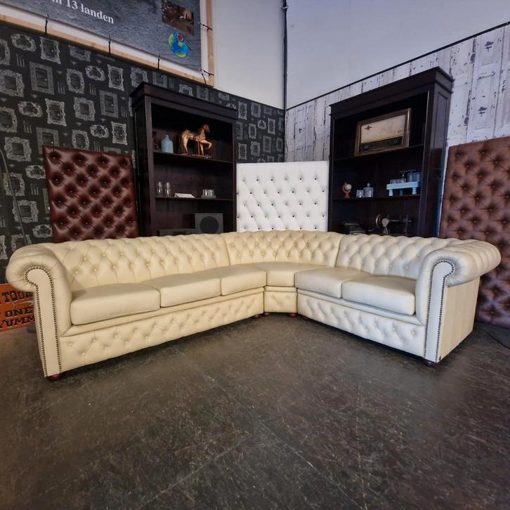 Chesterfield hoekbank 3 hoek 2 - Vanille - zo goed als nieuw, Antiek en Kunst, Antiek | Meubels | Stoelen en Banken, Ophalen of Verzenden