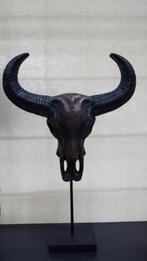 Deco SKULL op Standaard <> Buffelschedel met Horens 55 cm, Ophalen of Verzenden