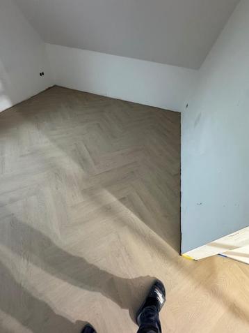 97m2 Eiken XL Visgraat Klik PVC vloer  beschikbaar voor biedingen